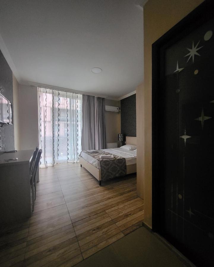 Hotel Elio 巴统 外观 照片