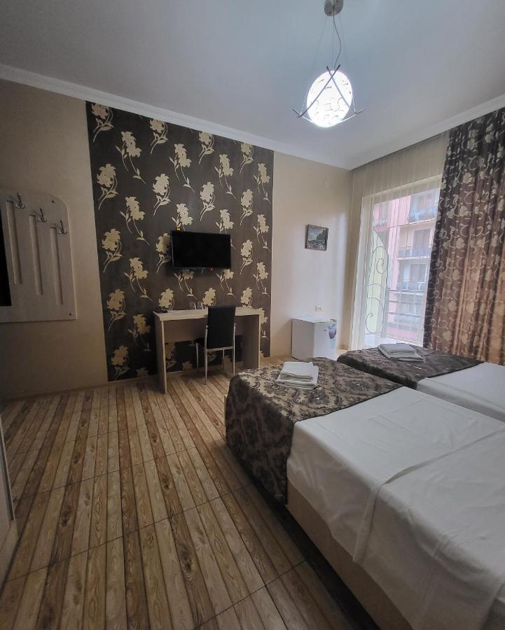 Hotel Elio 巴统 外观 照片